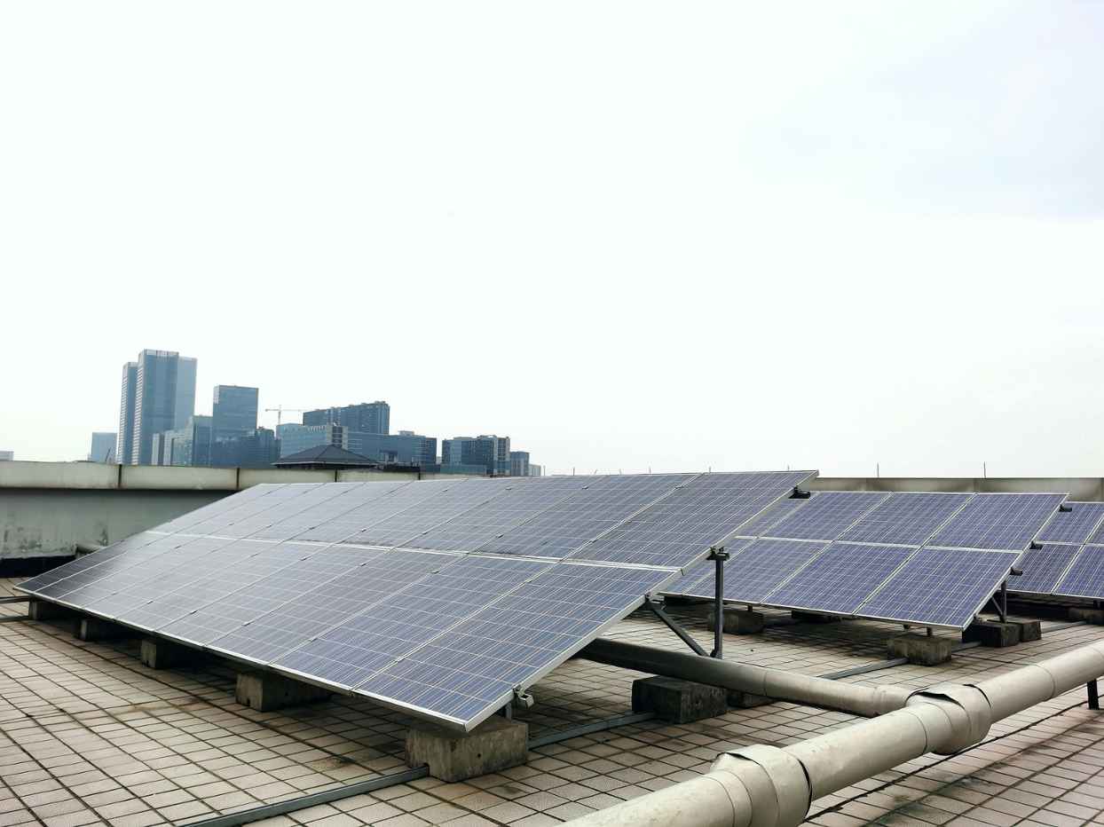 Partnerschaft für Gewerbe-Photovoltaik zwischen aream Group und Triodos ...