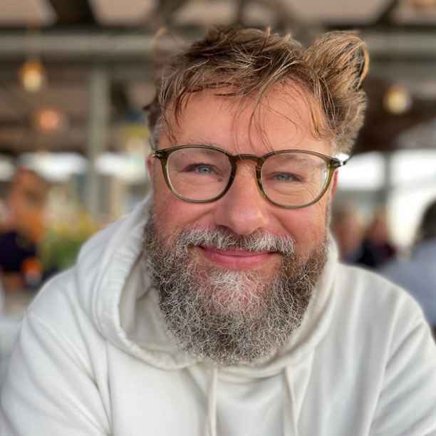 Triodos Banker Matthias Wachter reist per Zug