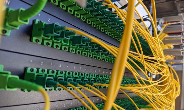 DNS:NET: Glasfasernetz im ländlichen Raum